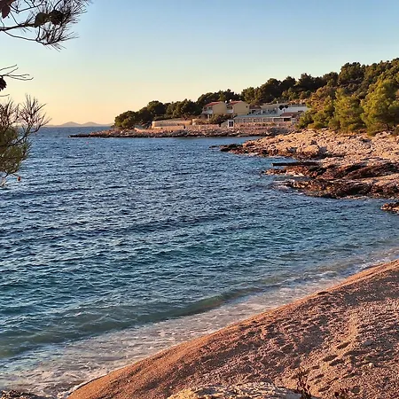 Little Seafront House Primosten Tatil Evi