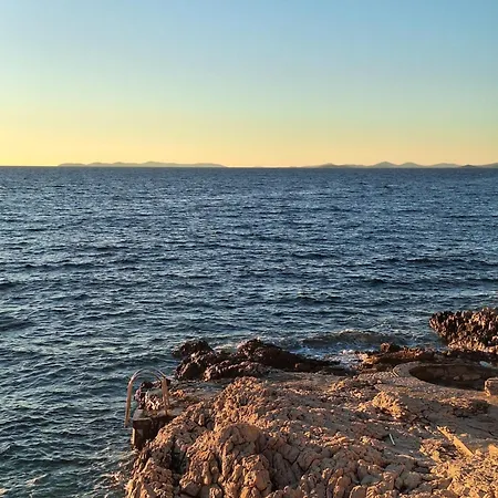 Little Seafront House Primosten Tatil Evi Dolac