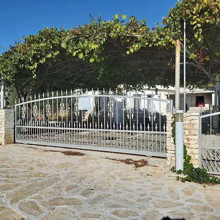 Little Seafront House Primosten Dolac