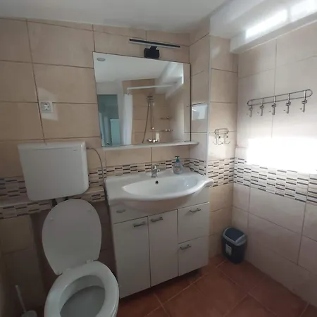 Semesterbostad Little Seafront House Primosten *