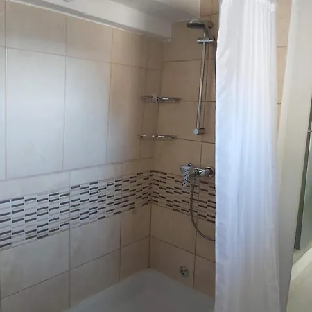 Little Seafront House Primosten Tatil Evi Dolac