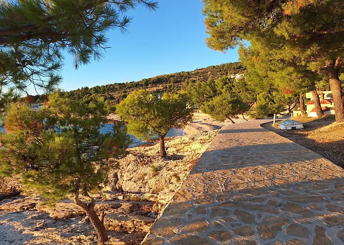 בית נופש Little Seafront House Primosten Dolac