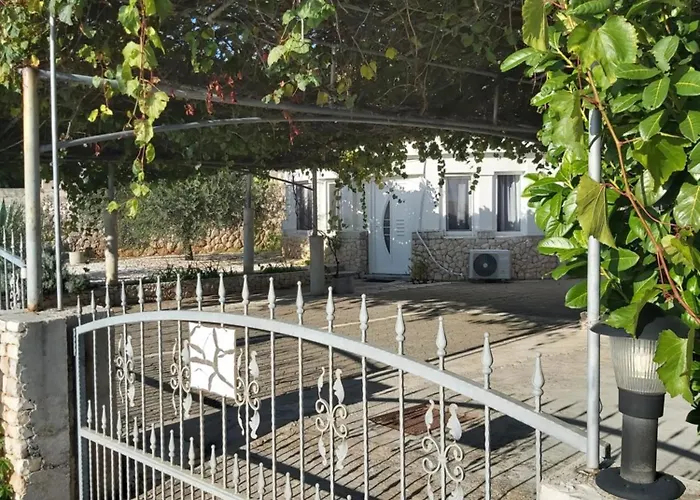 Little Seafront House Primosten