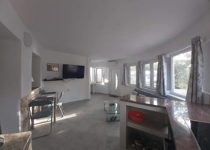 Little Seafront House Primosten בית נופש