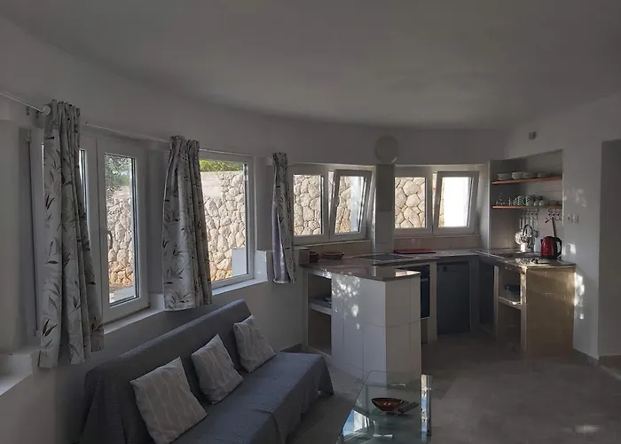 בית נופש Little Seafront House Primosten Dolac