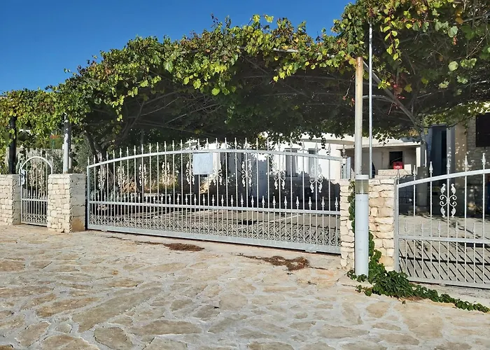 Little Seafront House Primosten Dolac