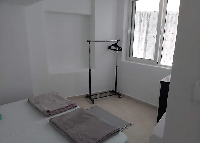 Little Seafront House Primosten בית נופש *