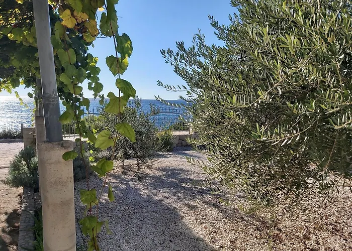 בית נופש Little Seafront House Primosten *