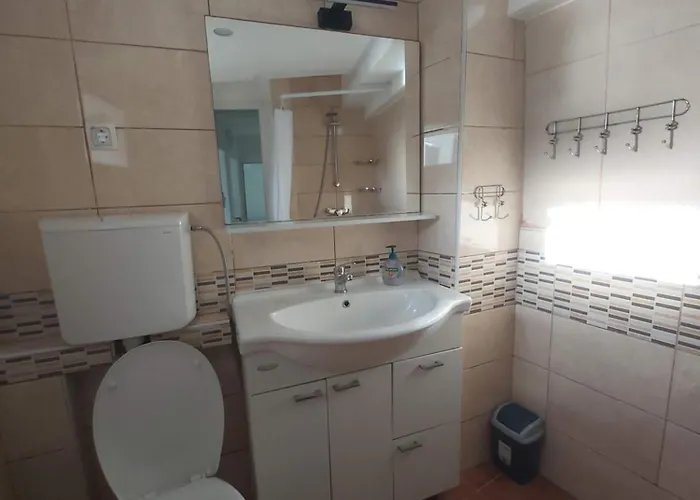 בית נופש Little Seafront House Primosten *